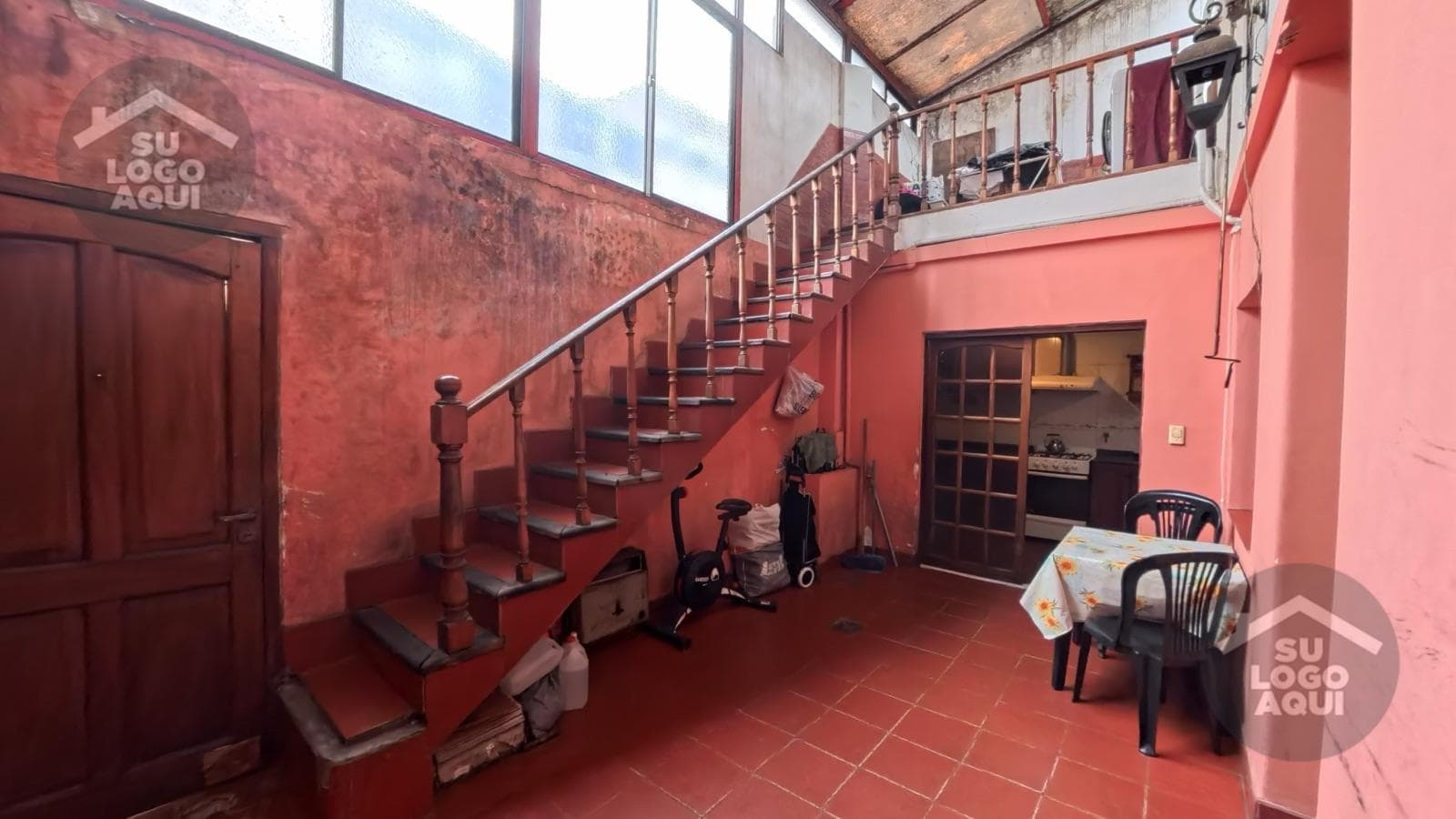FOR SALE: 4-ROOM APARTMENT IN FLORES, IN NEED OF RENOVATION