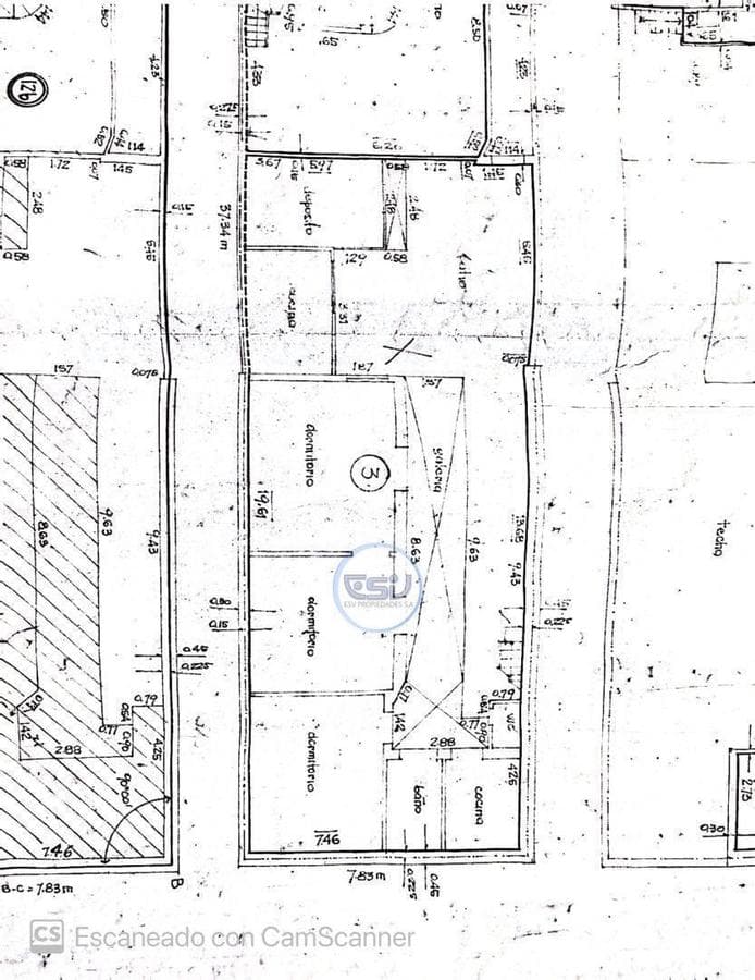 PH FOR SALE IN FLORES, COMMERCIAL AREA, SUITABLE FOR A STOREROOM OR WORKSHOP.