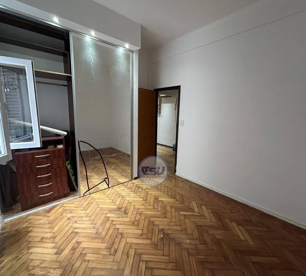 2-room apartment for rent in Caballito, up a flight of stairs, a few meters from the subway