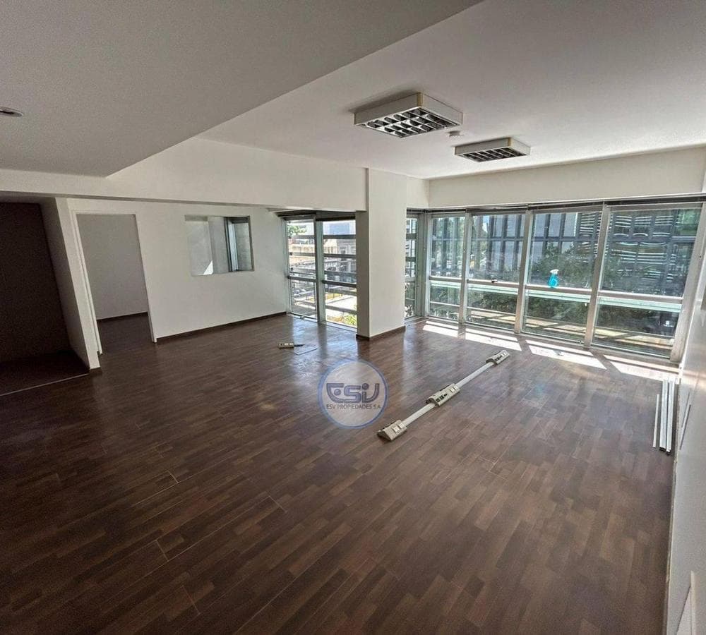 FOR SALE: 250 M2 ENTIRE FLOOR OFFICE SPACE IN SAN TELMO WITH PARKING SPACE