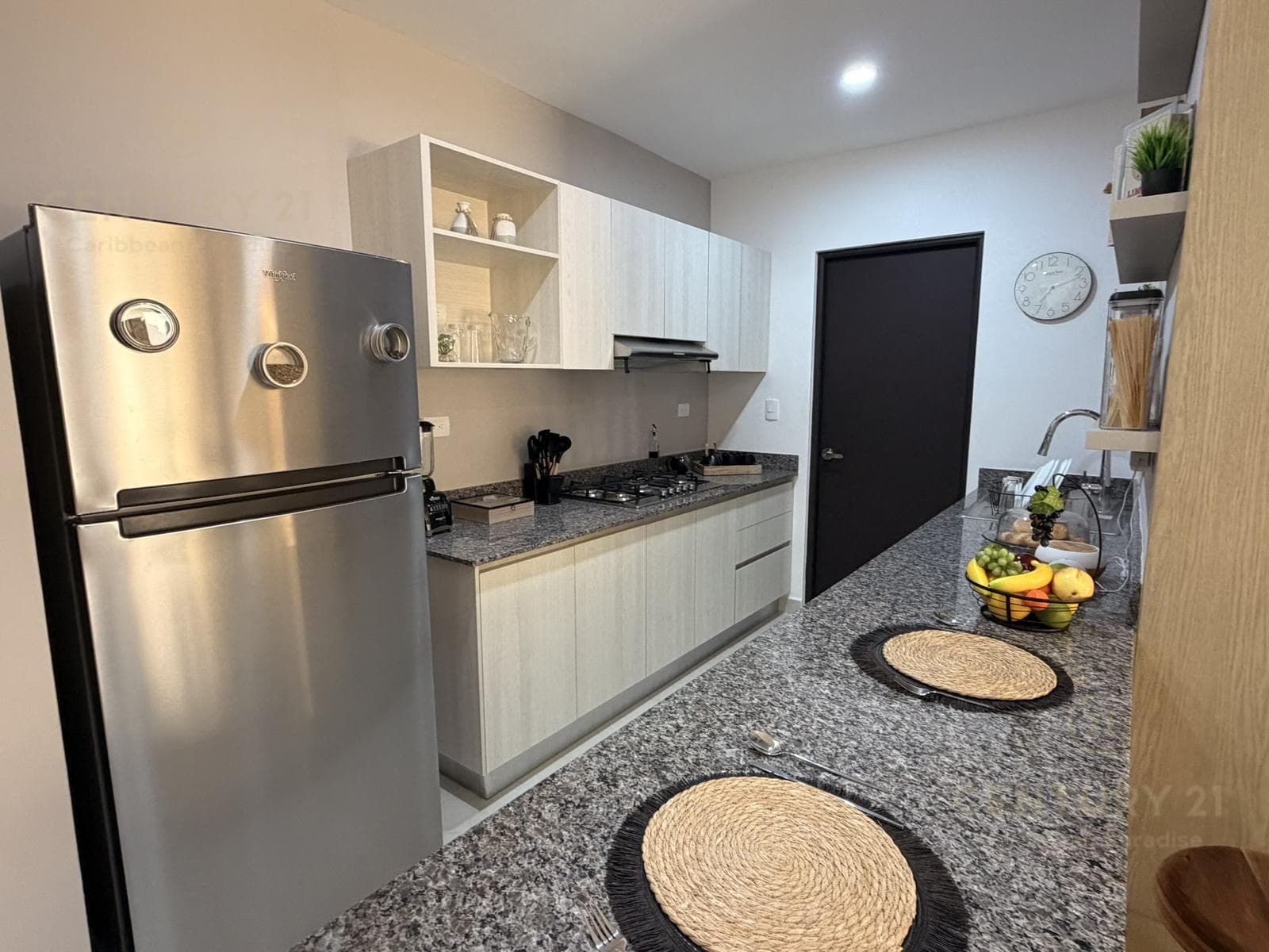 Apartment for Sale on Huayacan Ave., Available Immediately, C4150