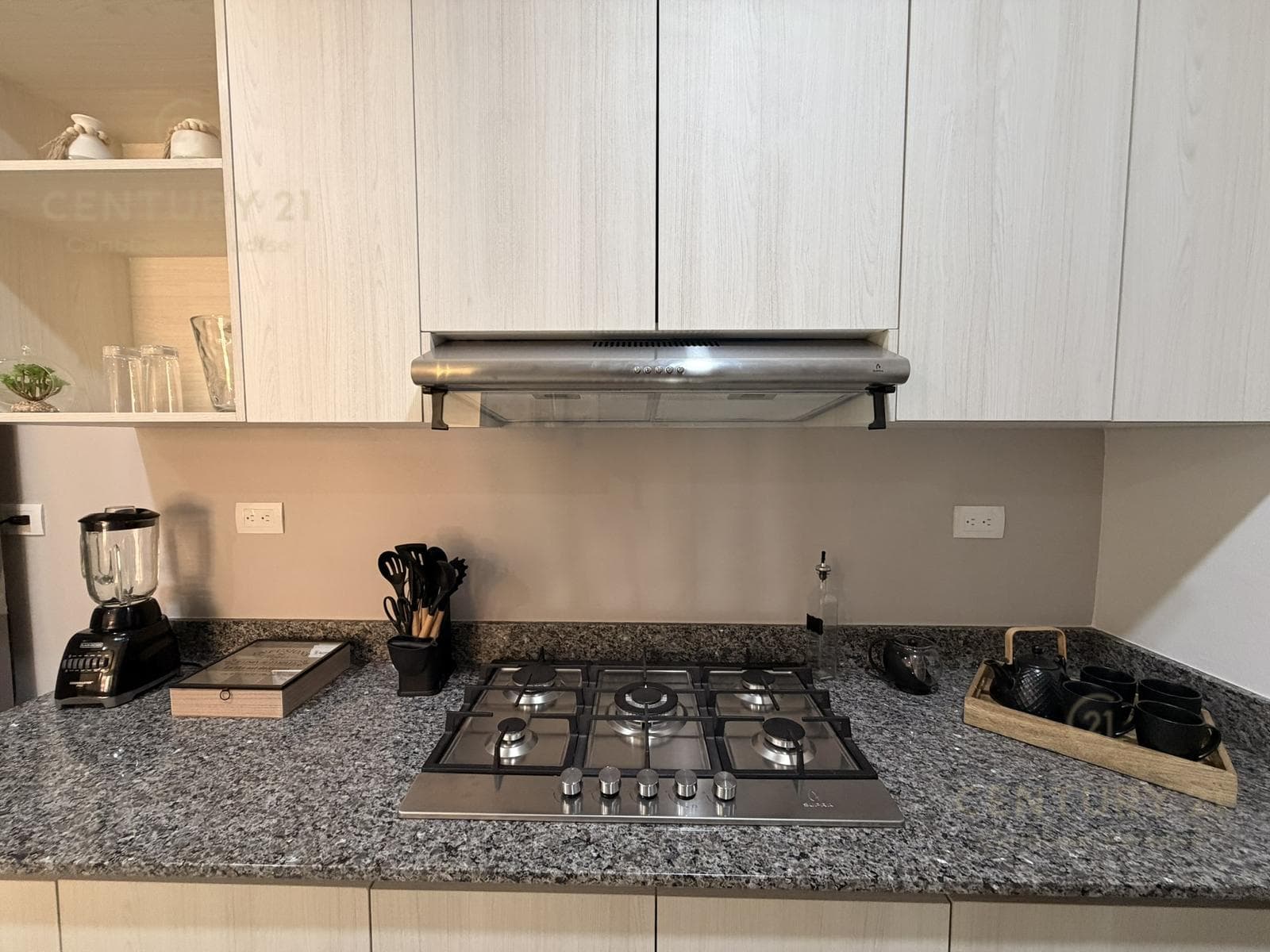 Apartment for Sale on Huayacan Ave., Available Immediately, C4150