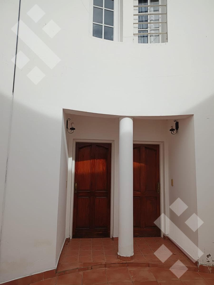 House in Santa Genoveva