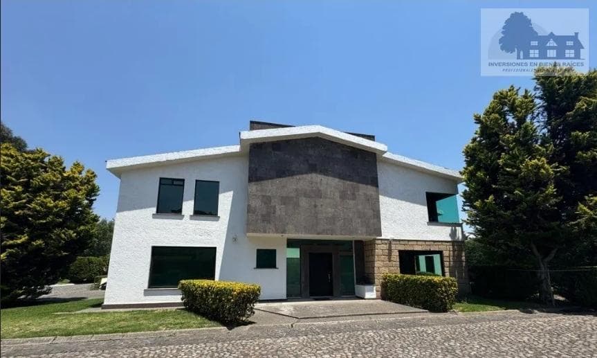 House for Sale in Ocoyoacac, 20 Minutes from Plazas Outlet