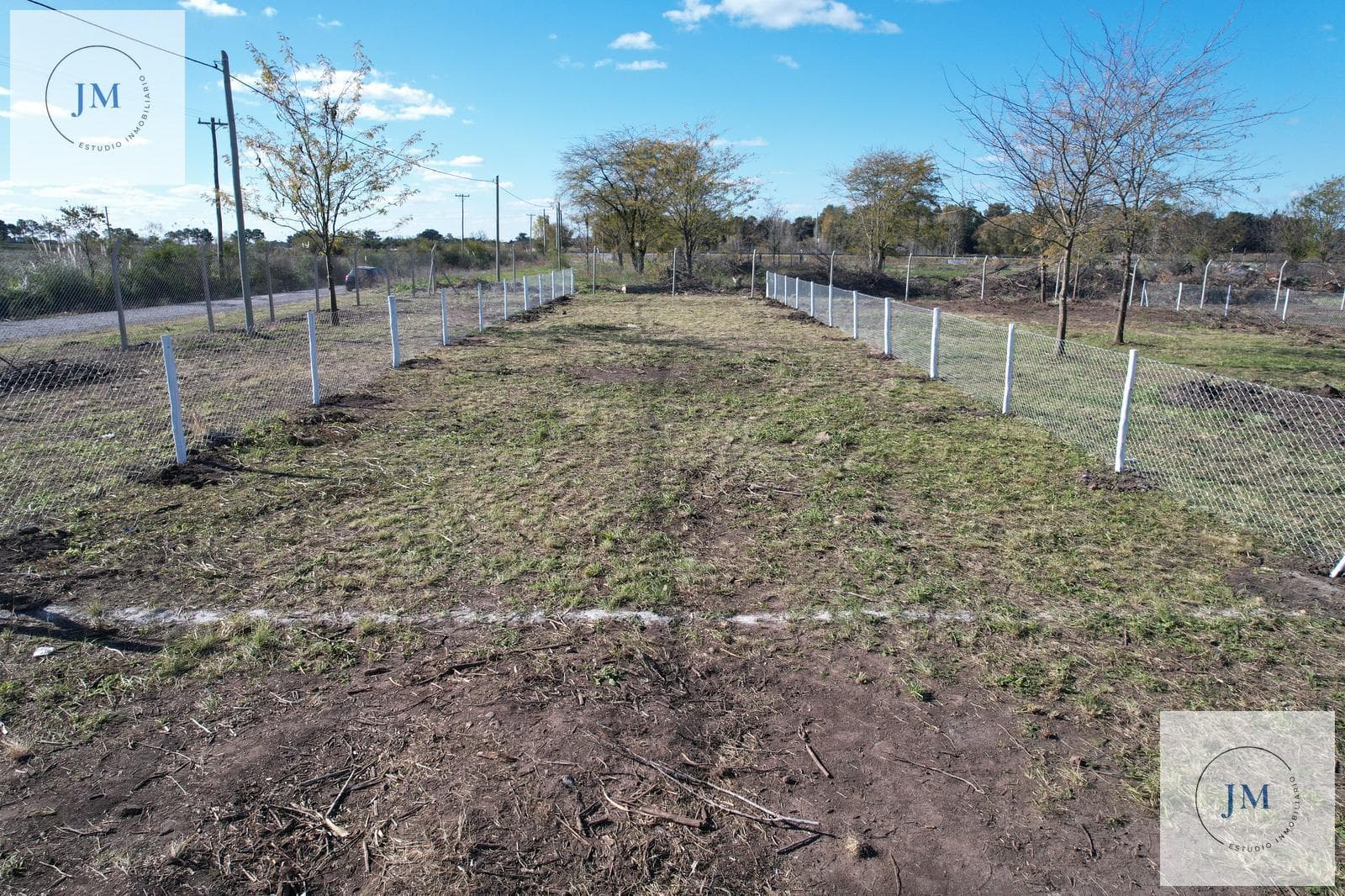 LOT ON JUNE 20 - MERLO