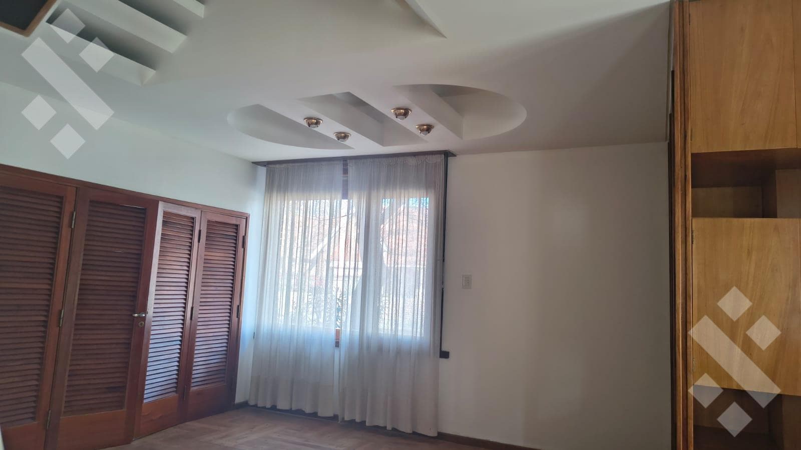 Rental: Executive-Level Home