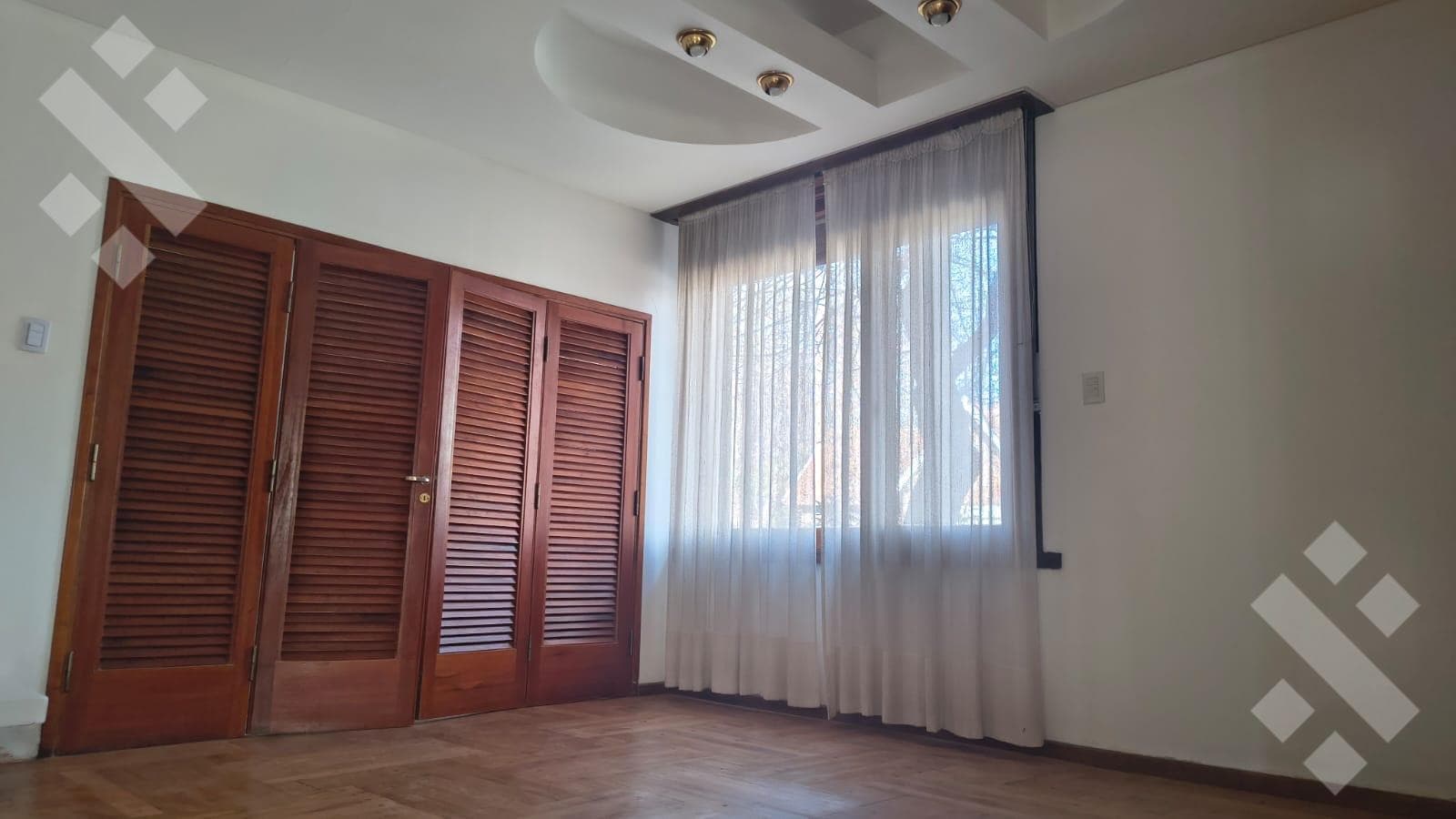 Rental: Executive-Level Home