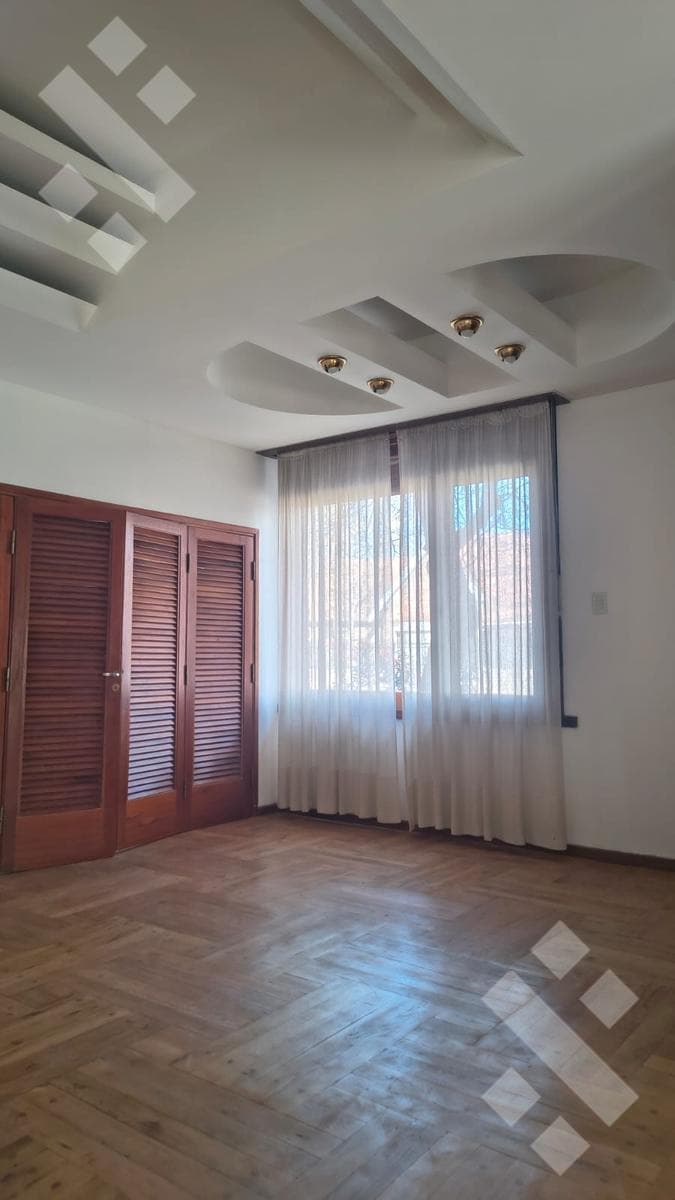 Rental: Executive-Level Home