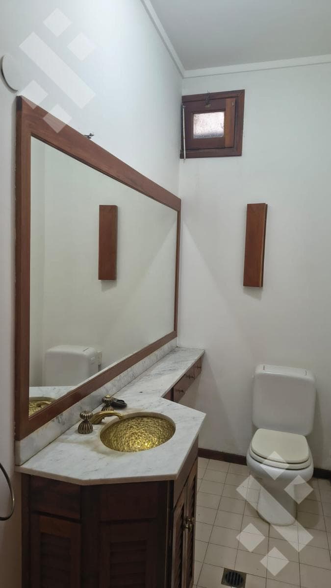 Rental: Executive-Level Home