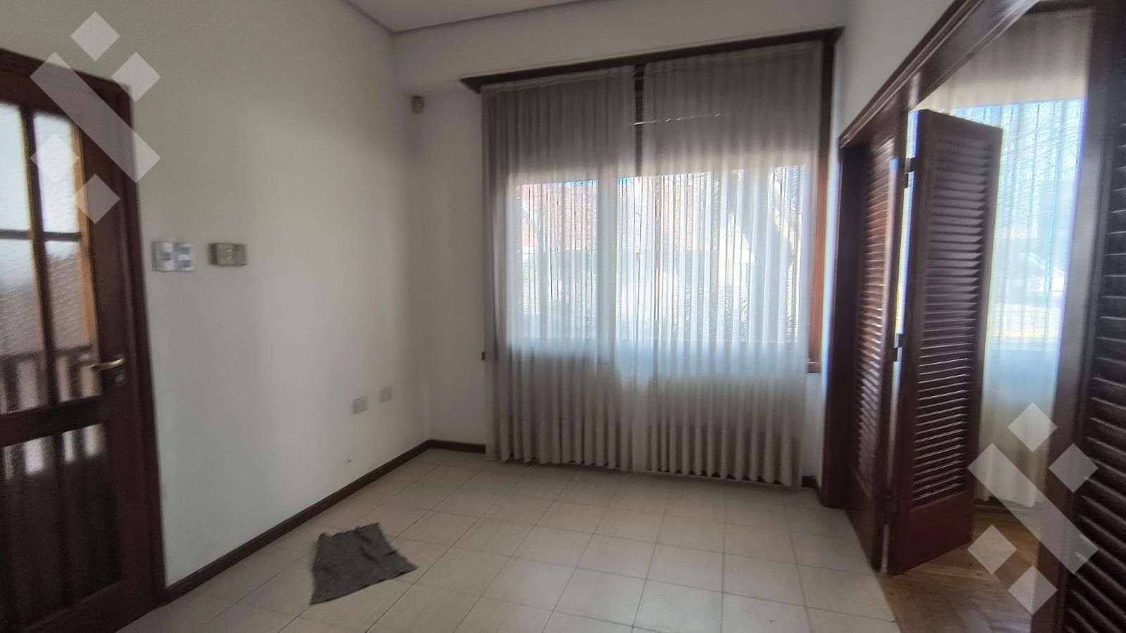 Rental: Executive-Level Home