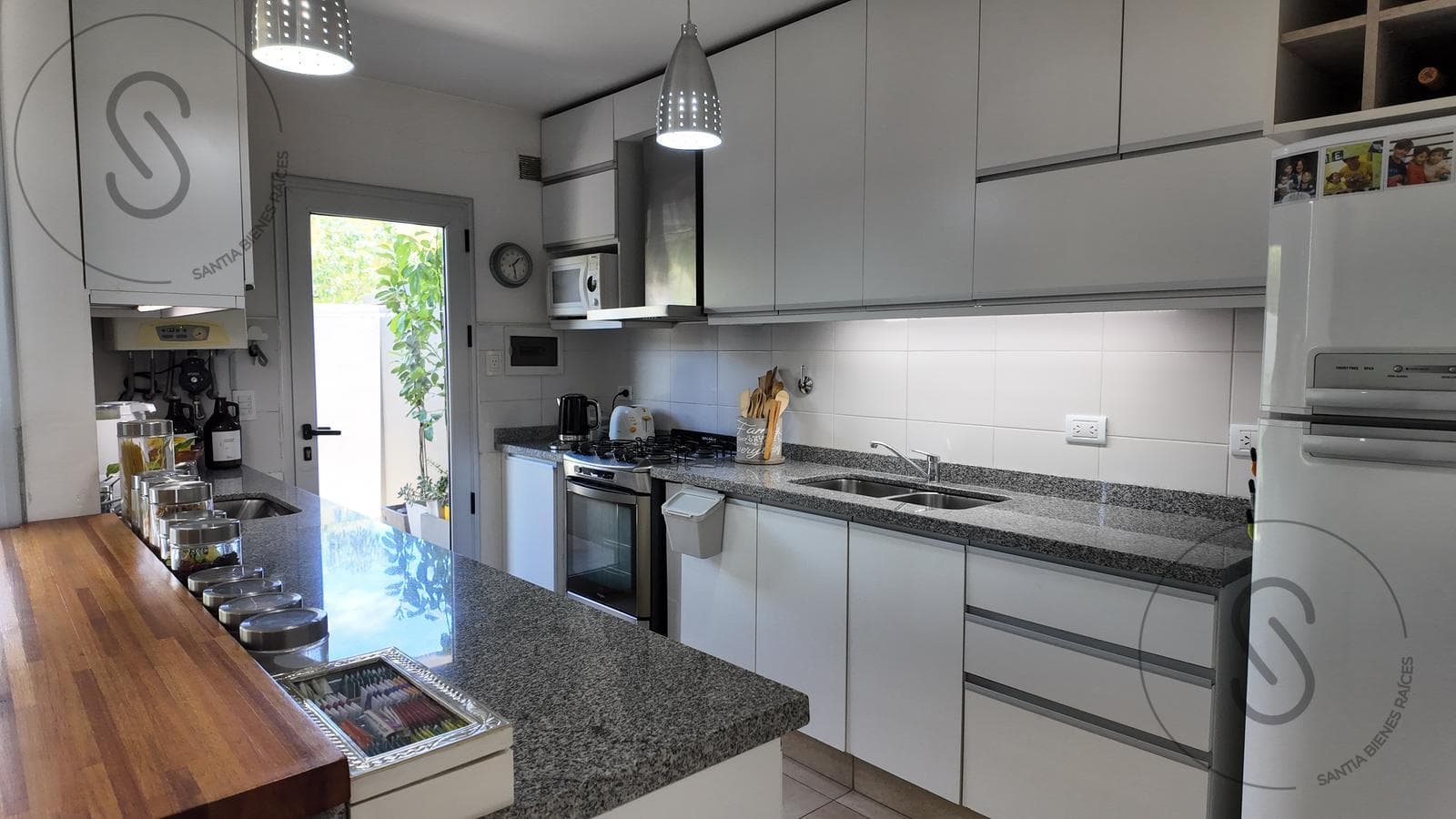 3-Bedroom House for Sale in Country La Cuesta with Pool