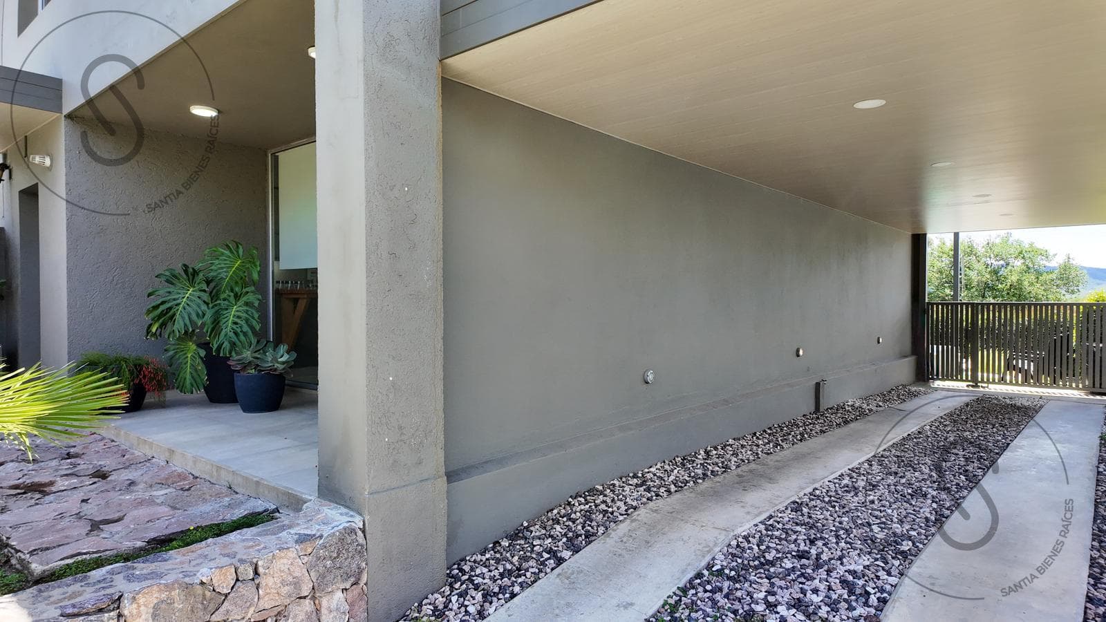 3-Bedroom House for Sale in Country La Cuesta with Pool