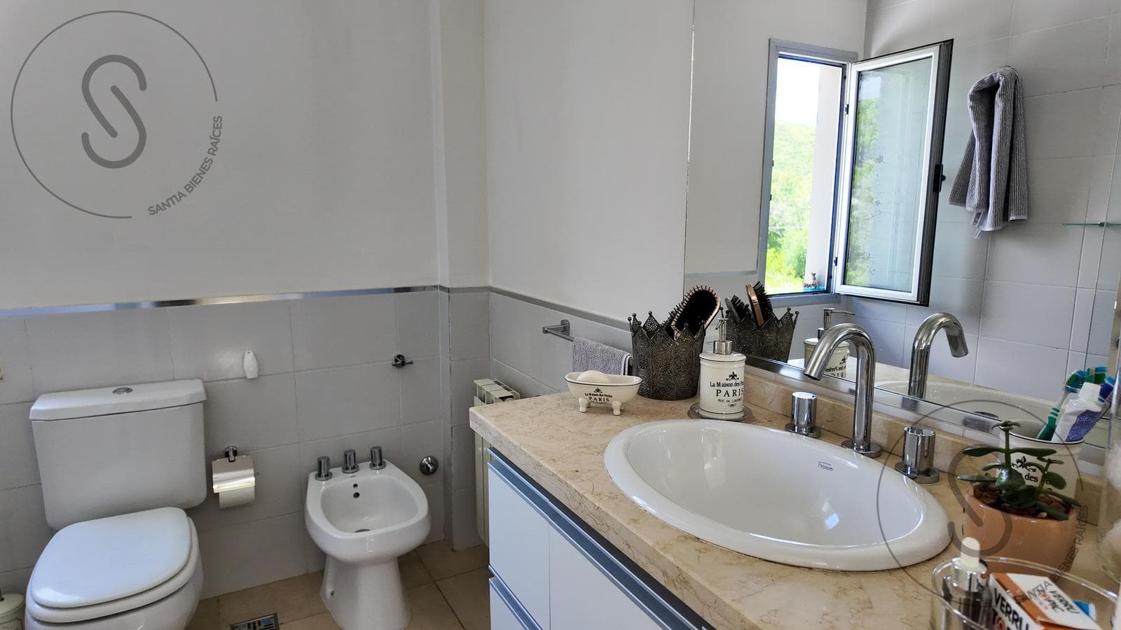 3-Bedroom House for Sale in Country La Cuesta with Pool