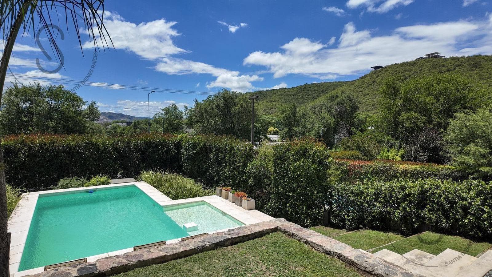 3-Bedroom House for Sale in Country La Cuesta with Pool