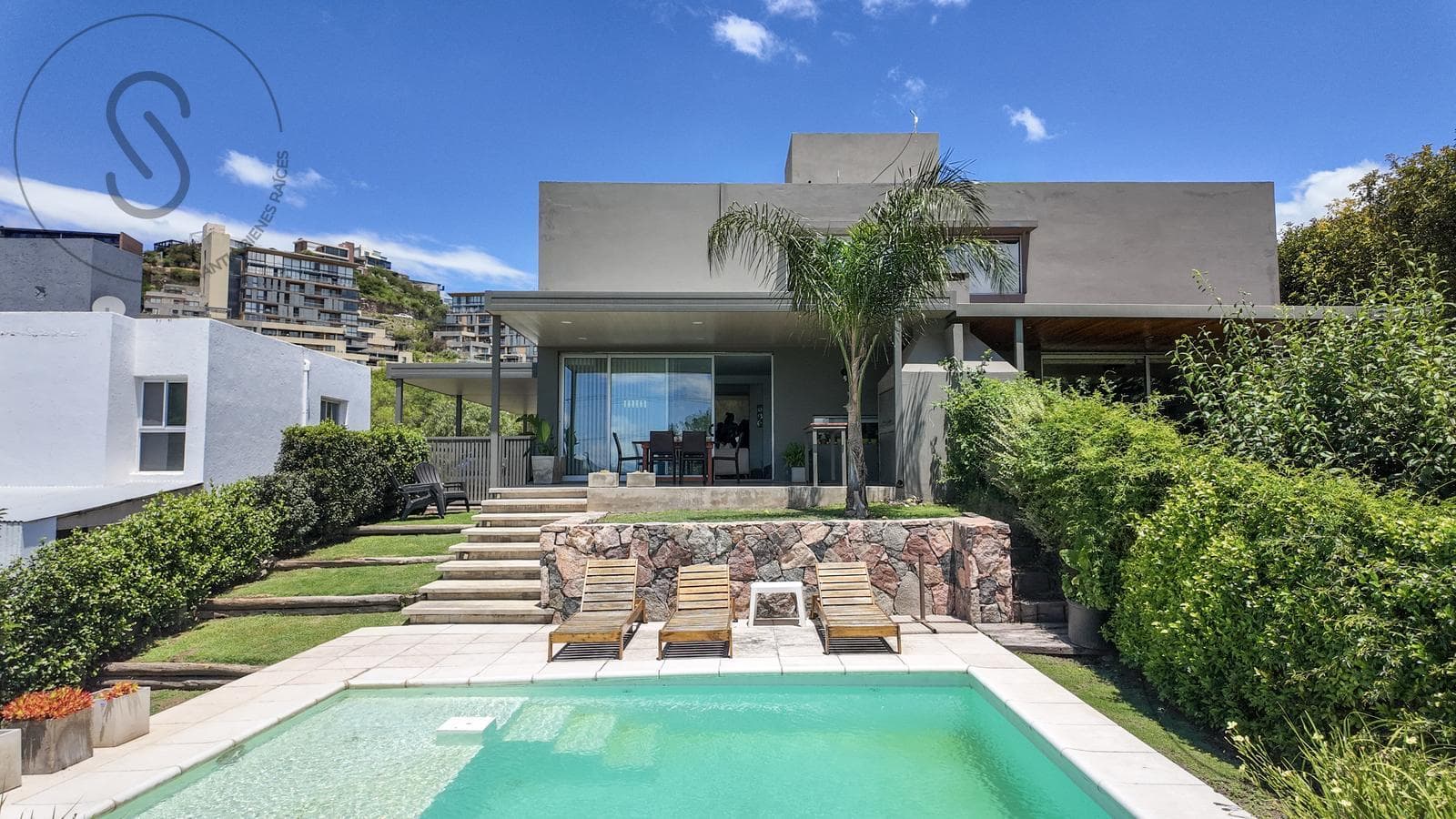 3-Bedroom House for Sale in Country La Cuesta with Pool