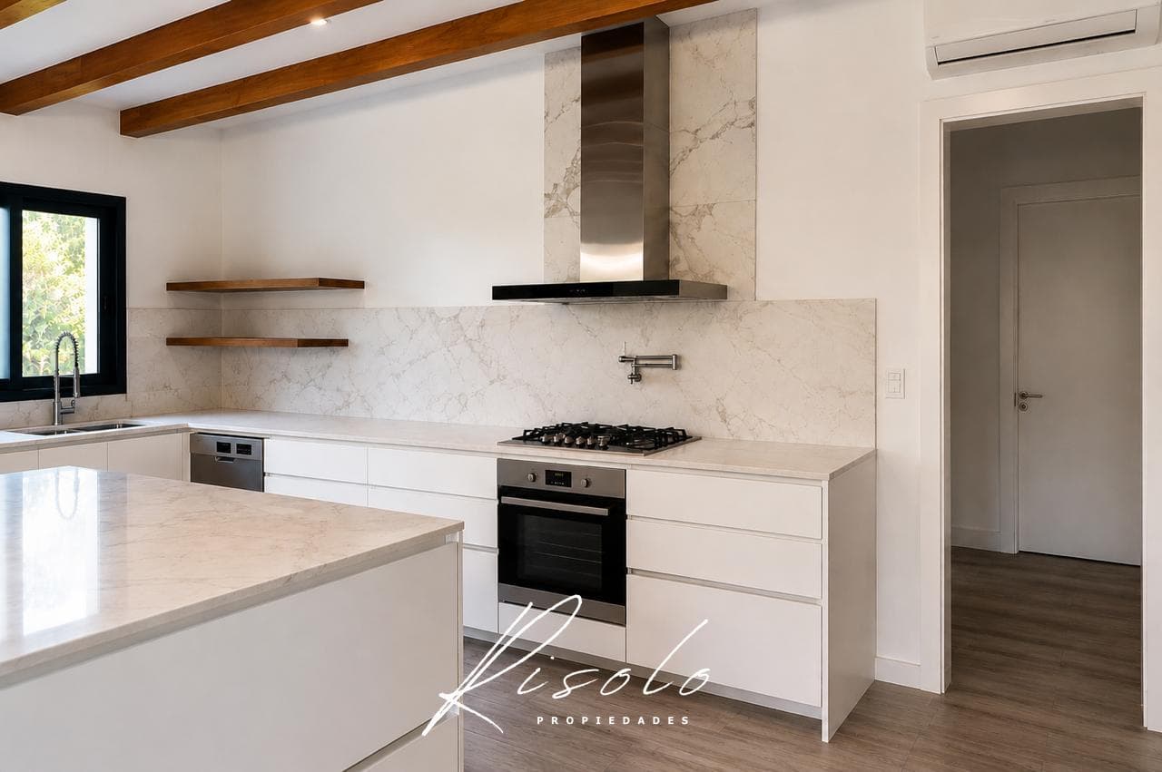 Exclusive Designer Home on a Central Lot in Ayres Plaza