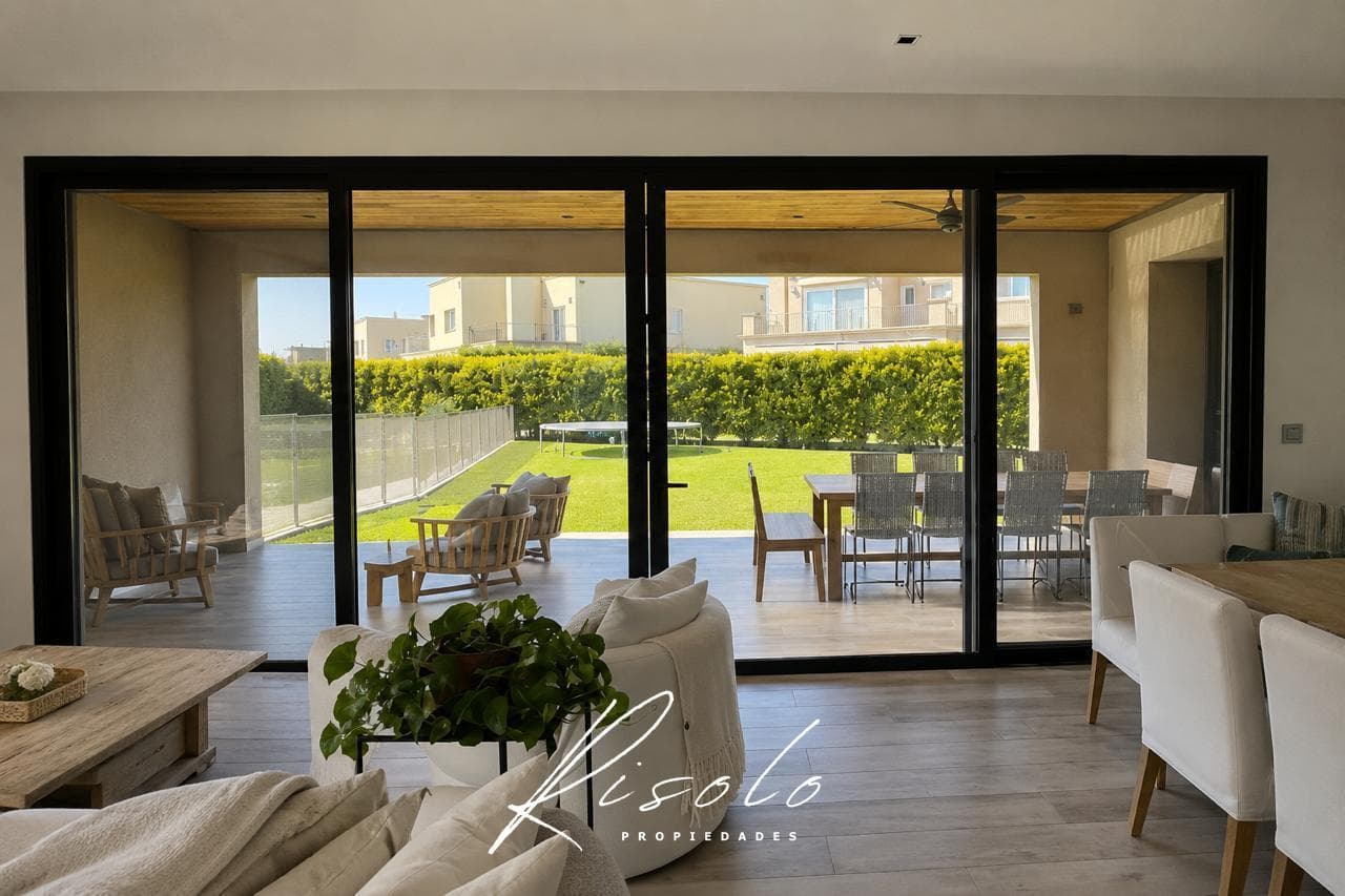 Exclusive Designer Home on a Central Lot in Ayres Plaza
