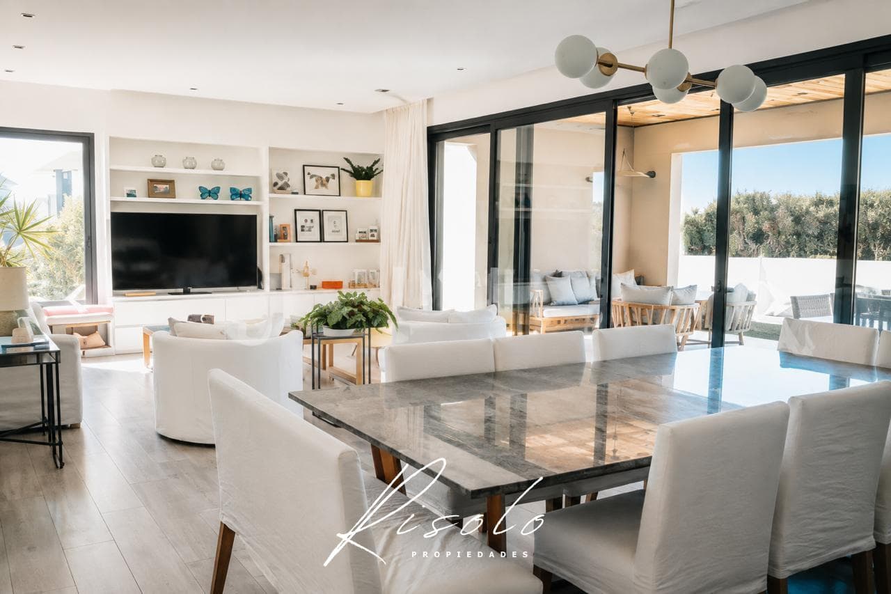 Exclusive Designer Home on a Central Lot in Ayres Plaza