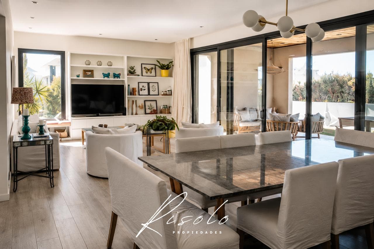 Exclusive Designer Home on a Central Lot in Ayres Plaza