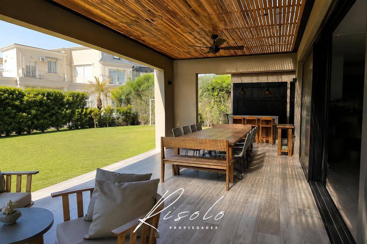 Exclusive Designer Home on a Central Lot in Ayres Plaza