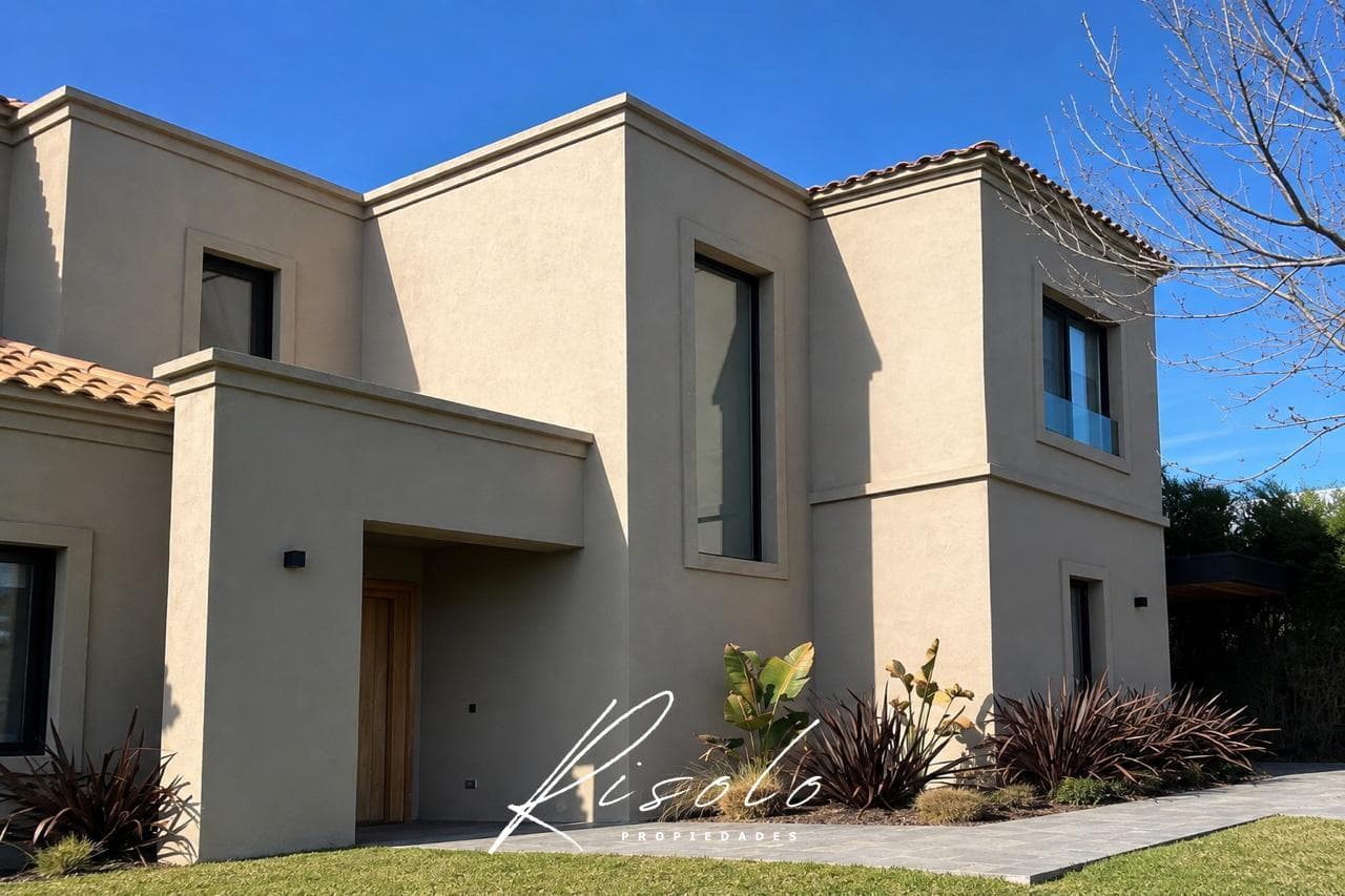 Exclusive Designer Home on a Central Lot in Ayres Plaza