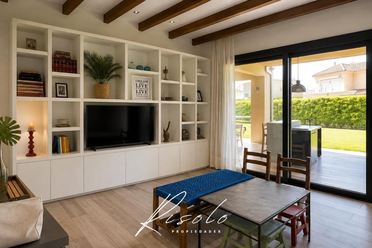 Exclusive Designer Home on a Central Lot in Ayres Plaza