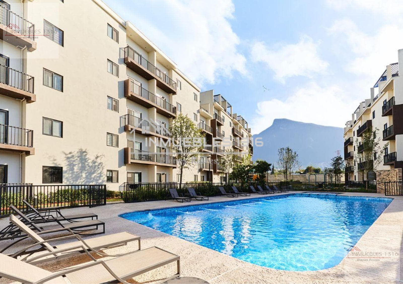Furnished apartment with a rooftop garden in Torre O'livas, 3 minutes from Rayados Stadium