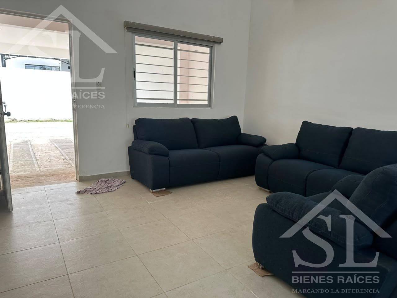 House FOR SALE IN JARDINES DE CONKAL