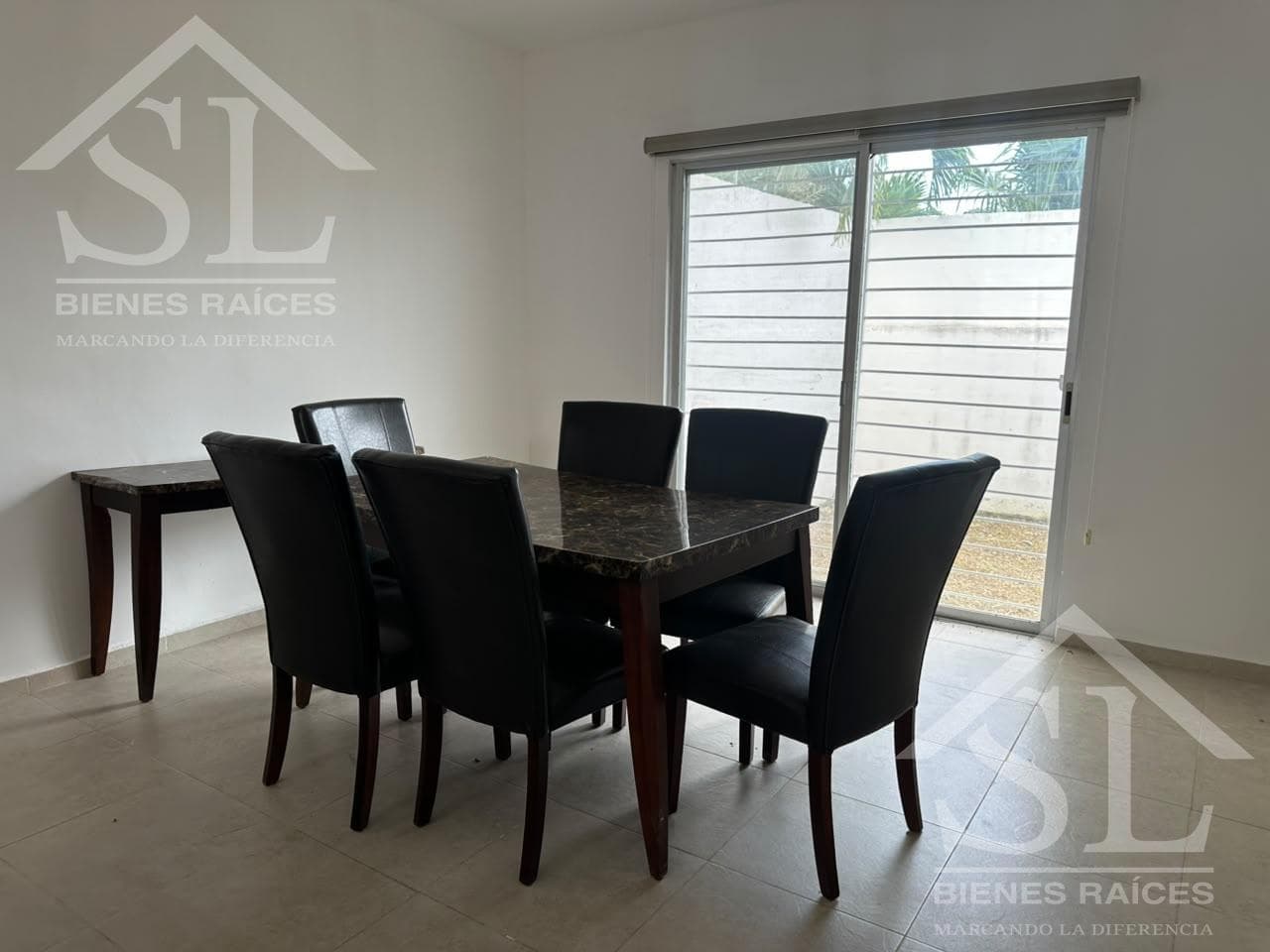 House FOR SALE IN JARDINES DE CONKAL