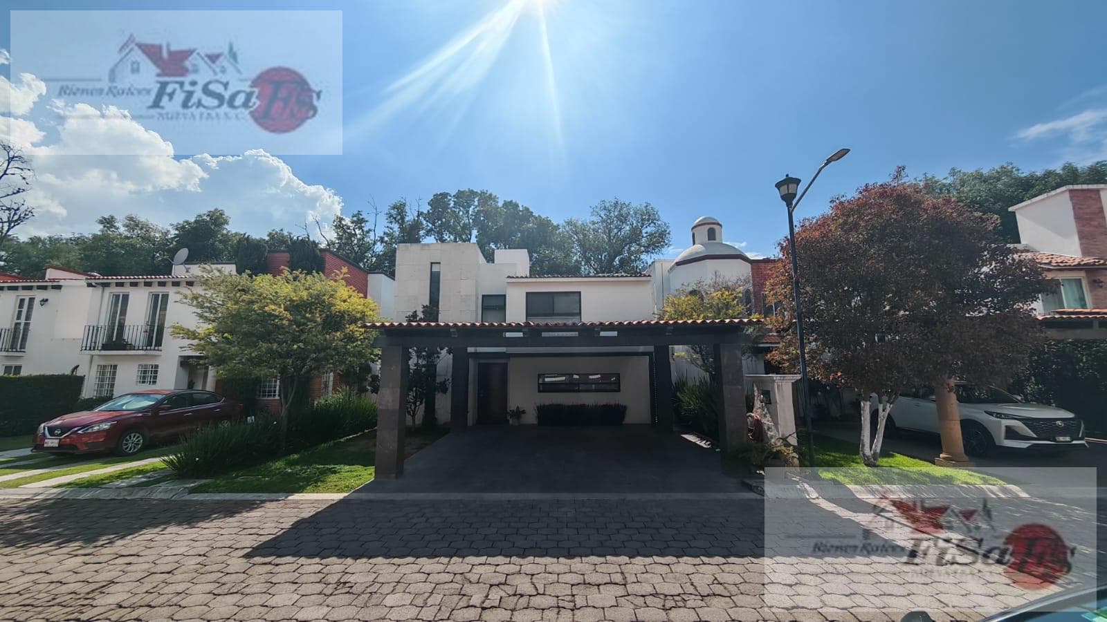BEAUTIFUL HOUSE FOR SALE IN THE COUNTRY CLUB