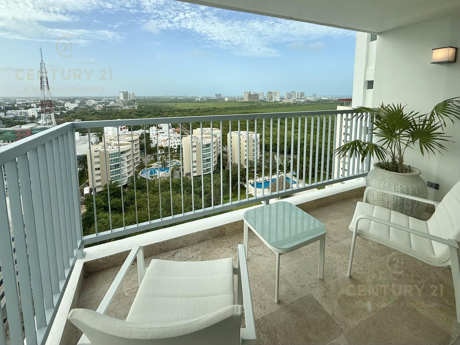 For Sale: Apartment in Torre Brezza, Cancún, Quintana Roo C4154