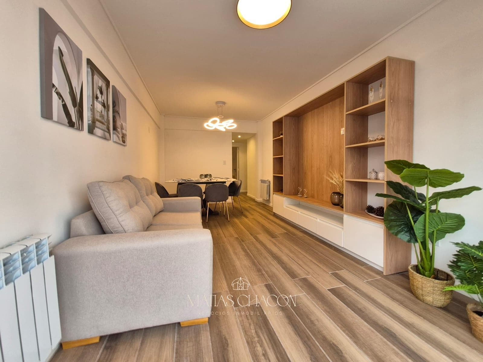 3-room apartment with a garage space, completely renovated to look brand new, in the Downtown area