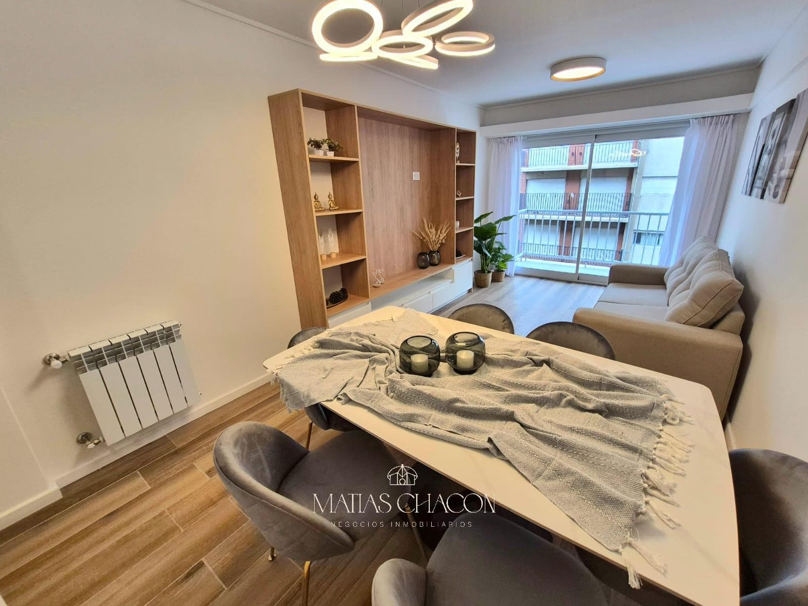 3-room apartment with a garage space, completely renovated to look brand new, in the Downtown area