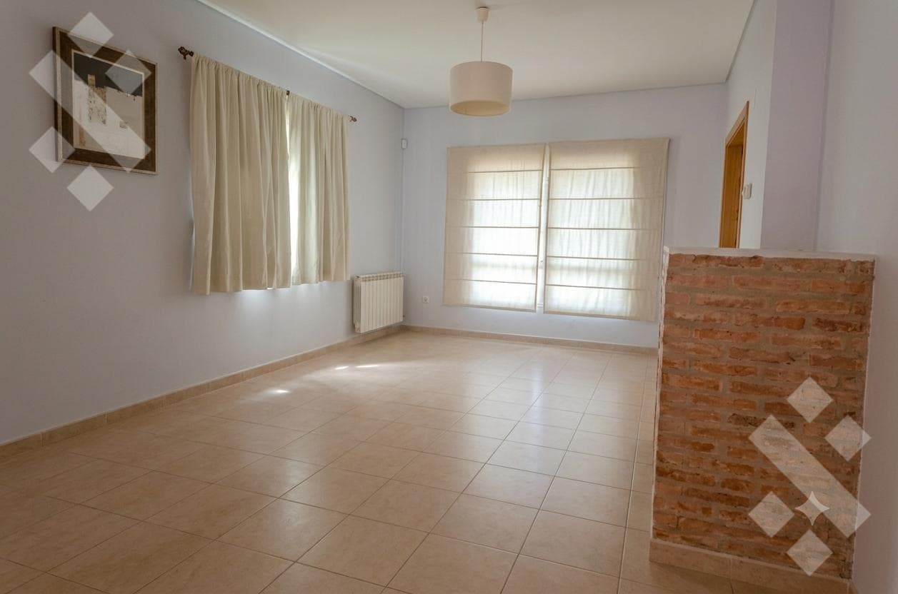 Triplex for Rent