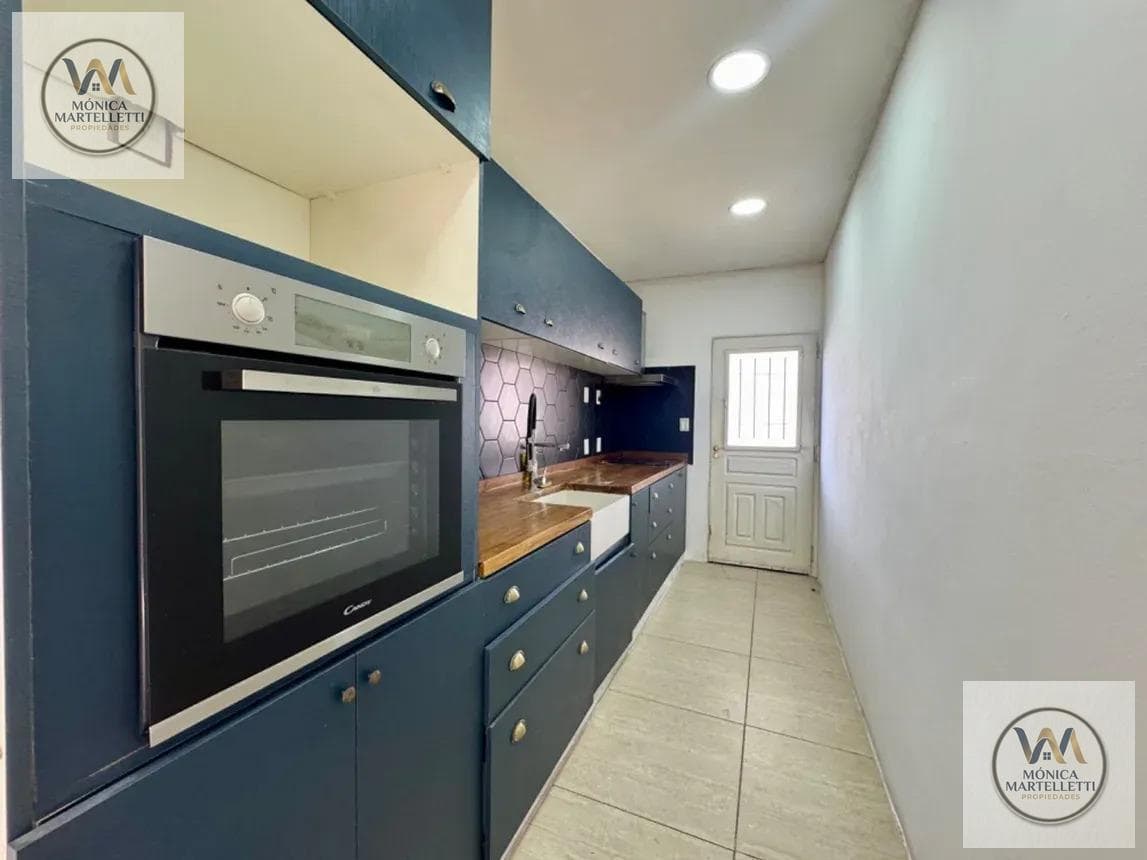 3-ROOM HOUSE WITH GARAGE - DOWNTOWN - VEHICLES ACCEPTED AS PART OF PAYMENT