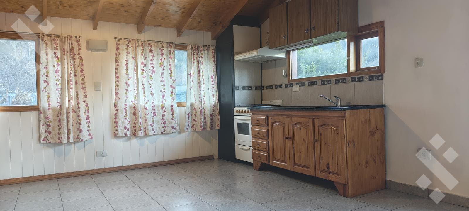 Long-Term Rental: 1-Bedroom Apartment in Downtown San Martín de los Andes