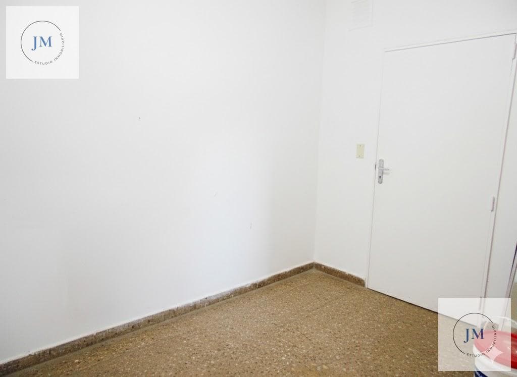 2-room apartment | front-facing balcony | versatile layout