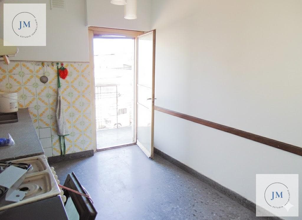 2-room apartment | front-facing balcony | versatile layout