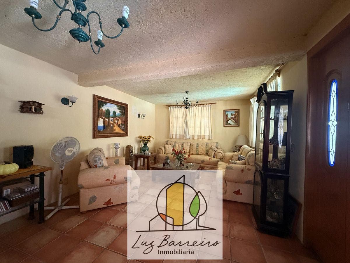 HOUSE FOR SALE IN A GATED COMMUNITY WITH 24-HOUR SECURITY