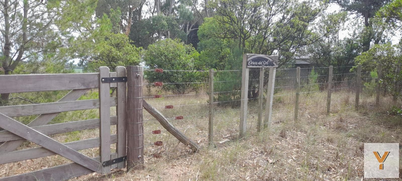 Land for Sale - - 2,100 m - Loberia