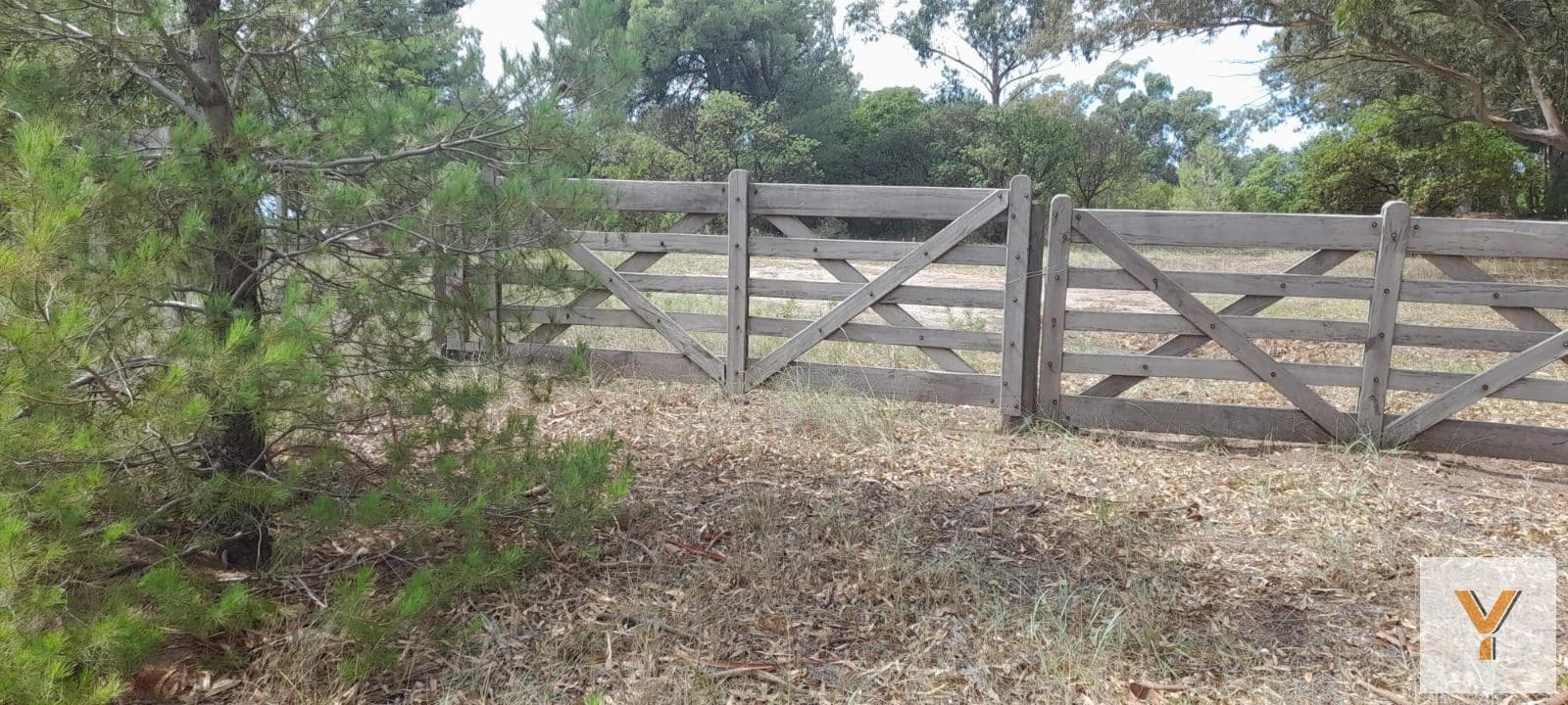 Land for Sale - - 2,100 m - Loberia