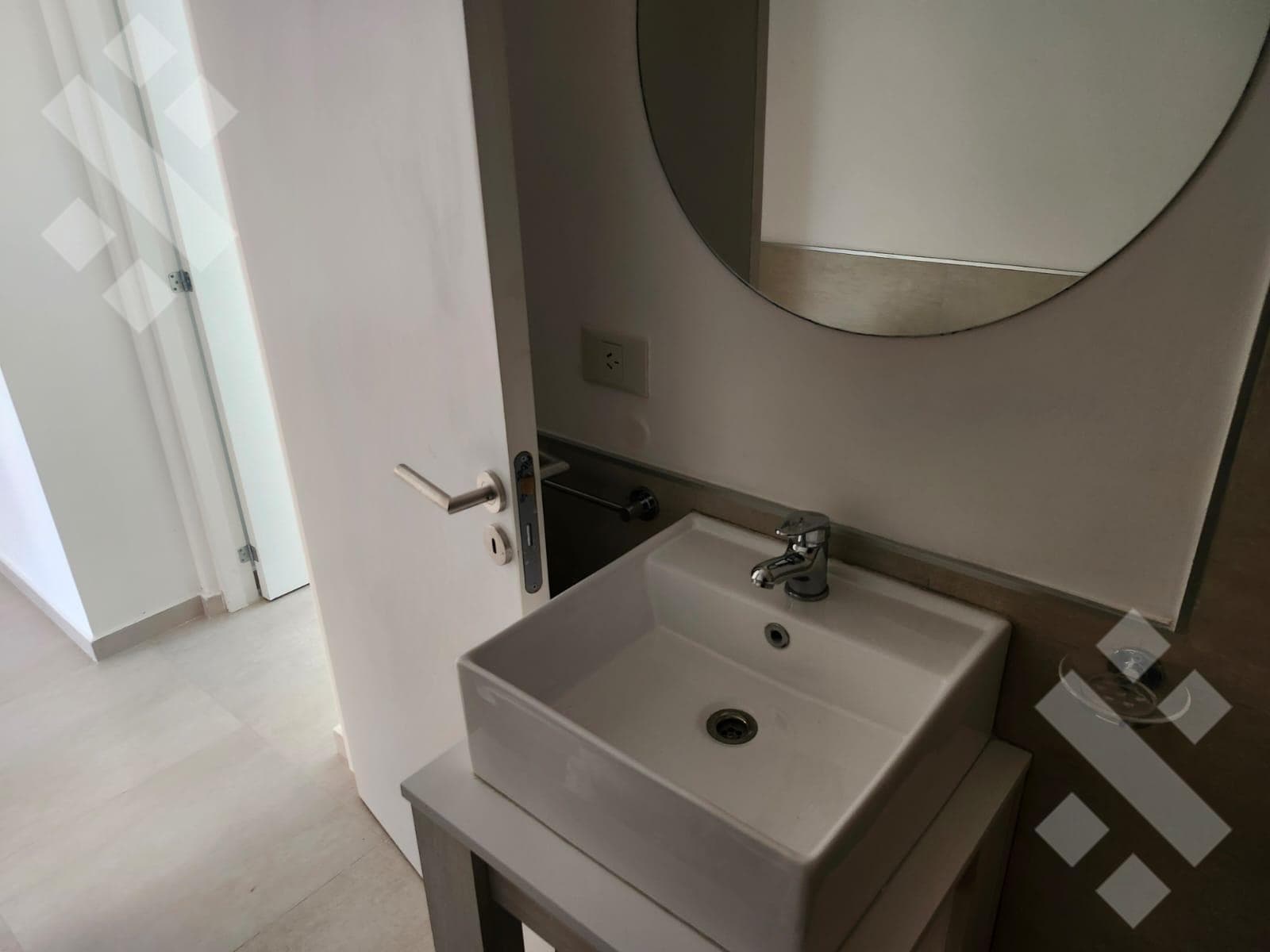 Brand-new 2-bedroom apartment with storage room