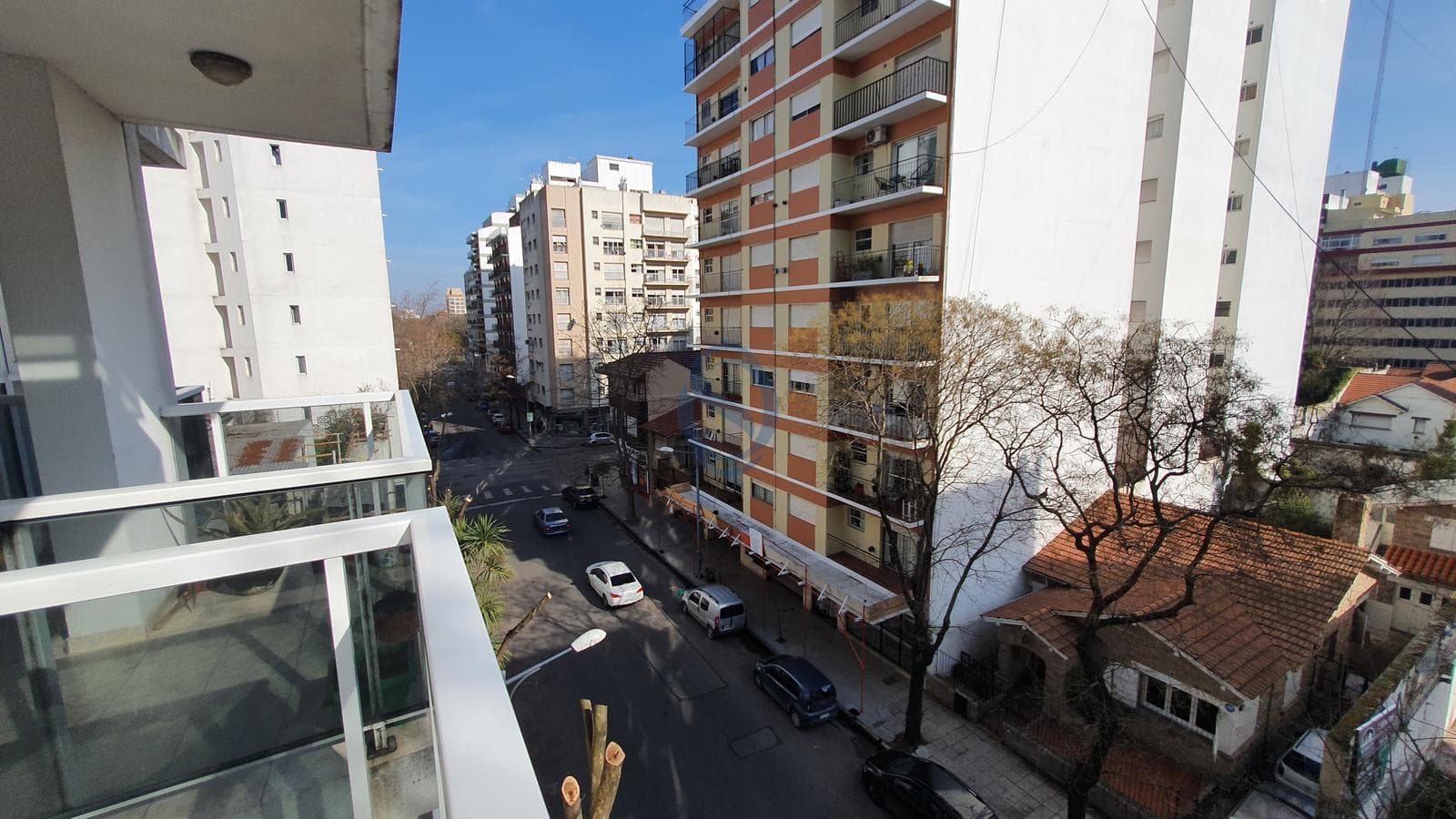 3-room apartment for rent for 24 months, modern, with a parking space.