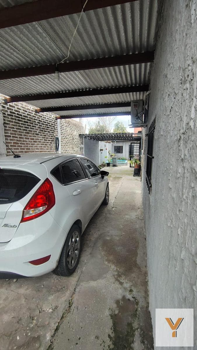 House for Sale - 4 Bedrooms, 2 Bathrooms - 300 m - Almirante Brown