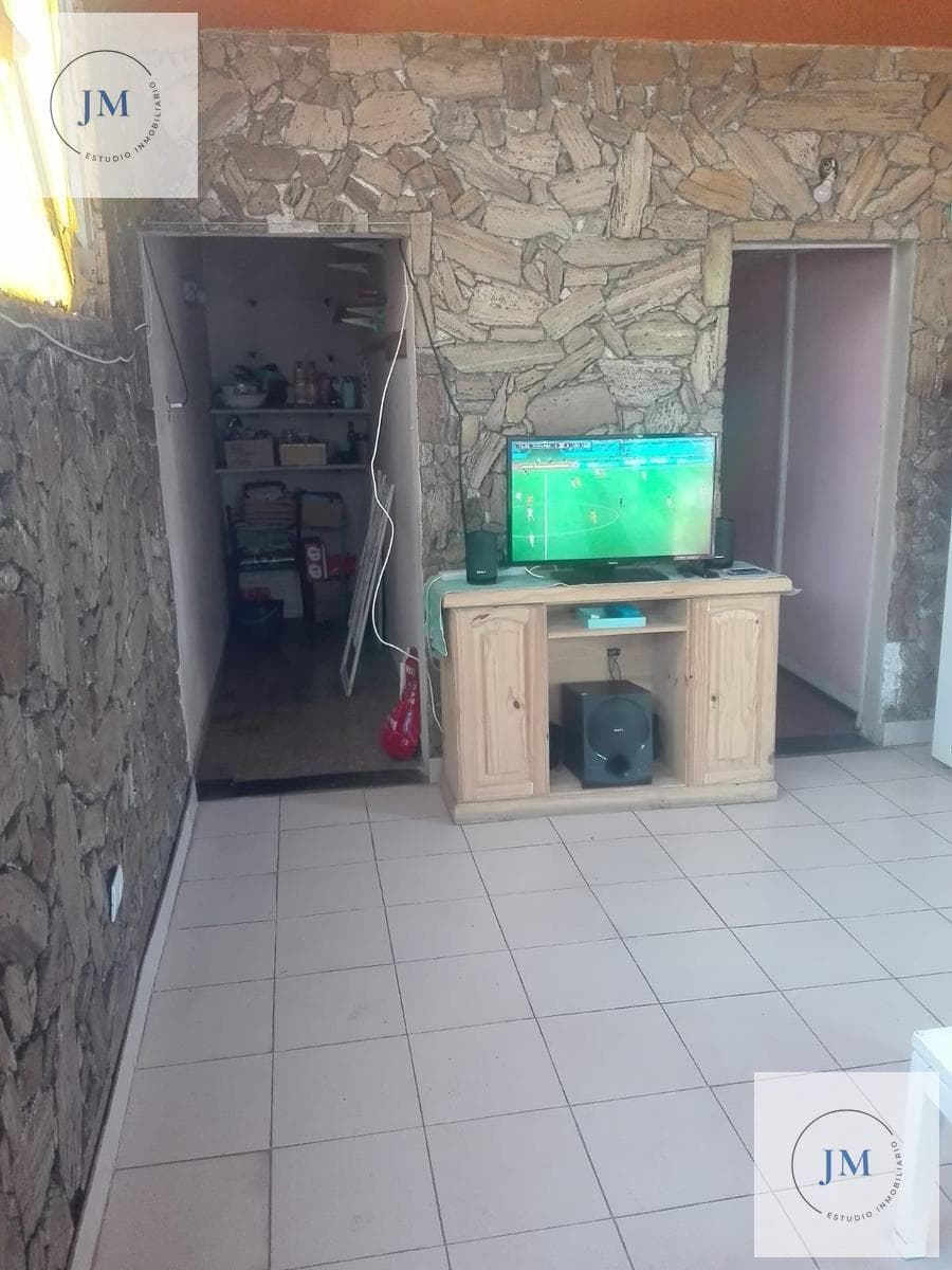 6-Bedroom House in Mataderos