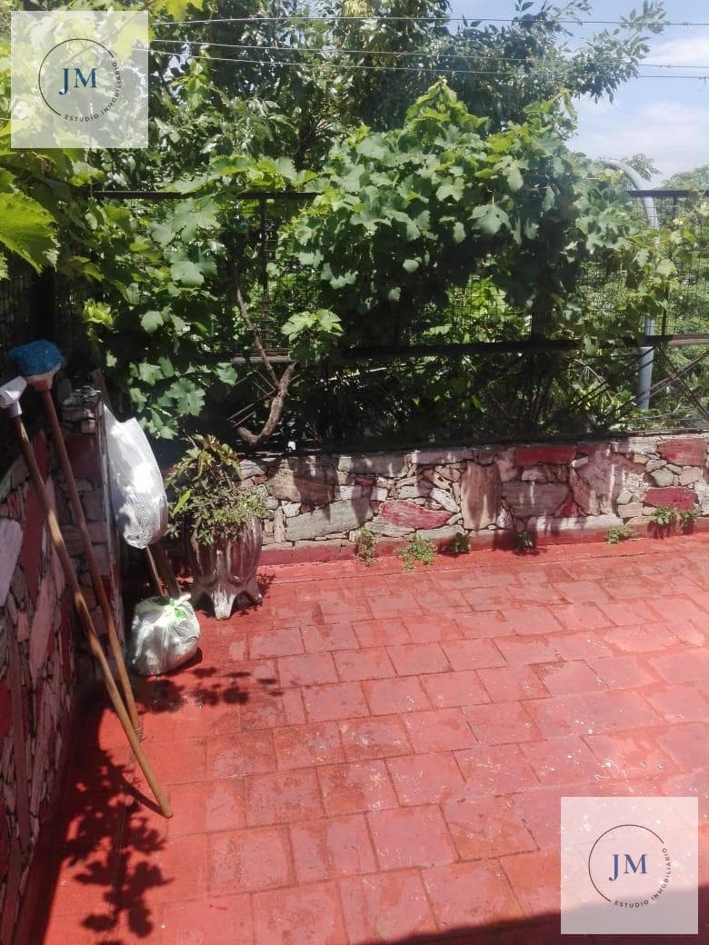 6-Bedroom House in Mataderos