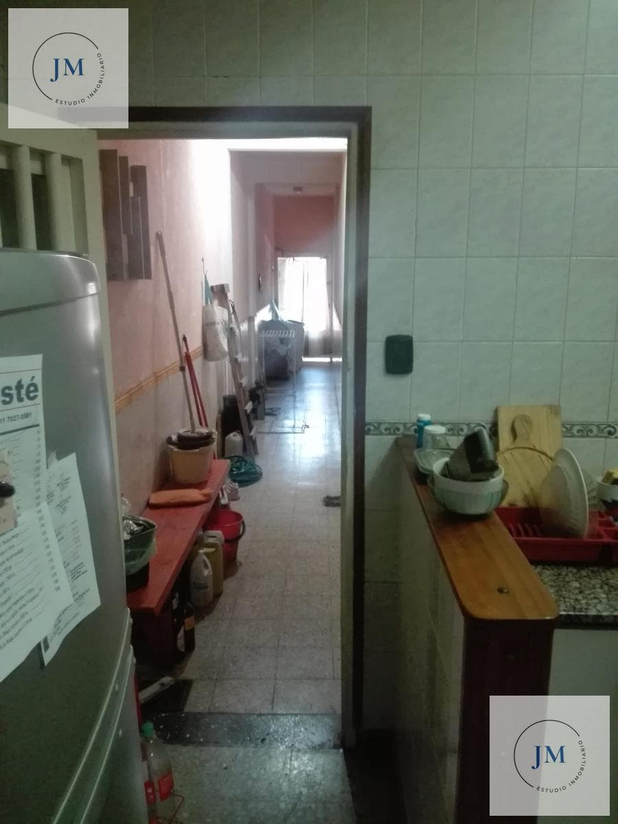 6-Bedroom House in Mataderos