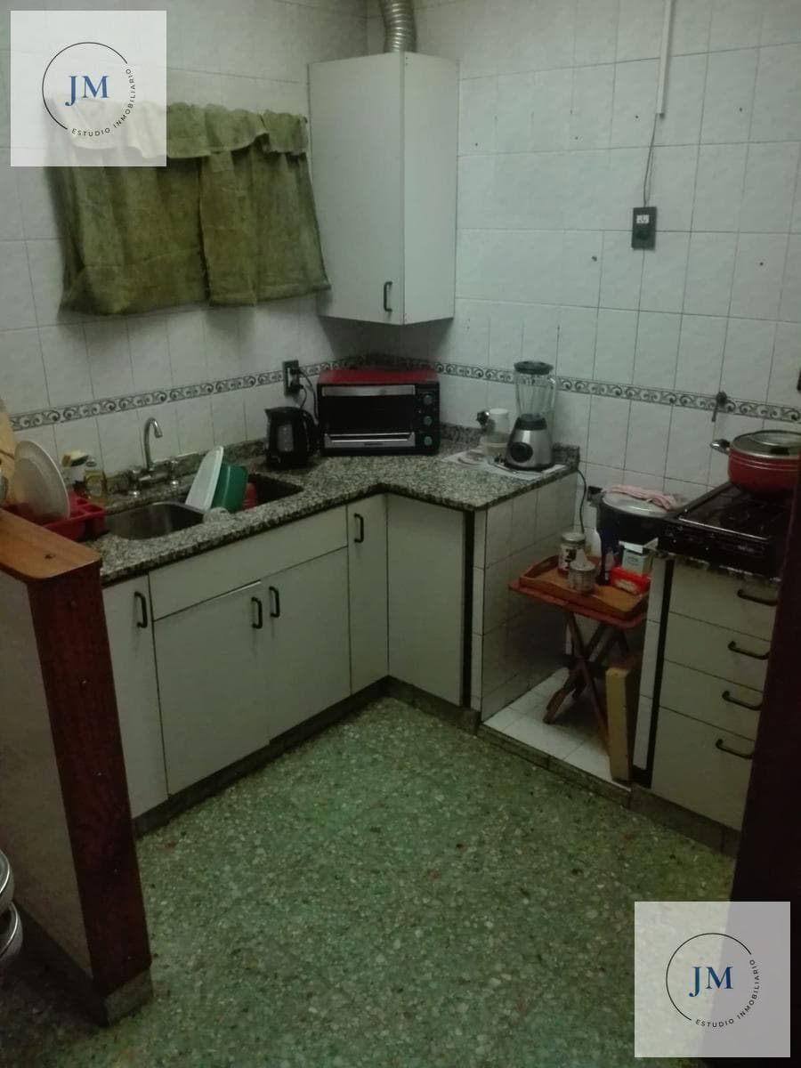 6-Bedroom House in Mataderos