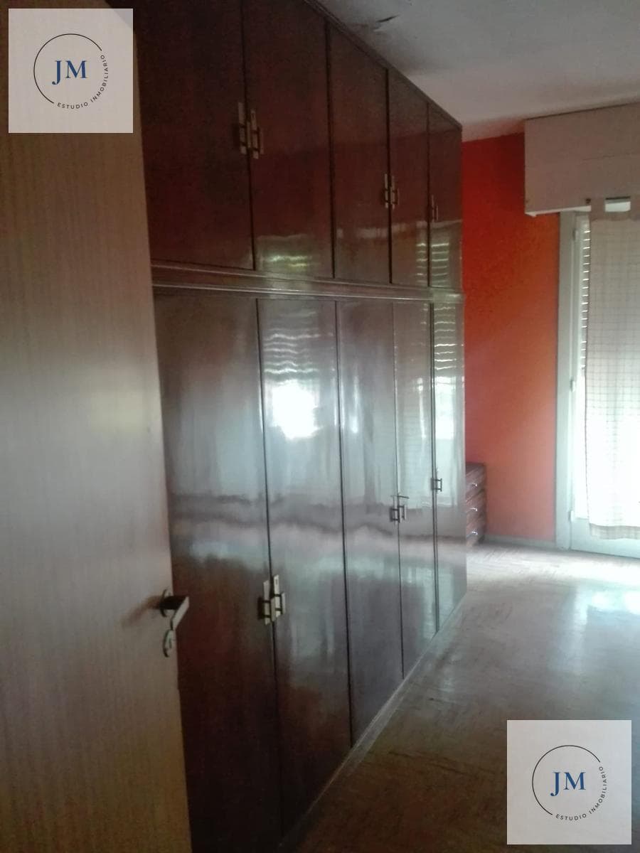 6-Bedroom House in Mataderos