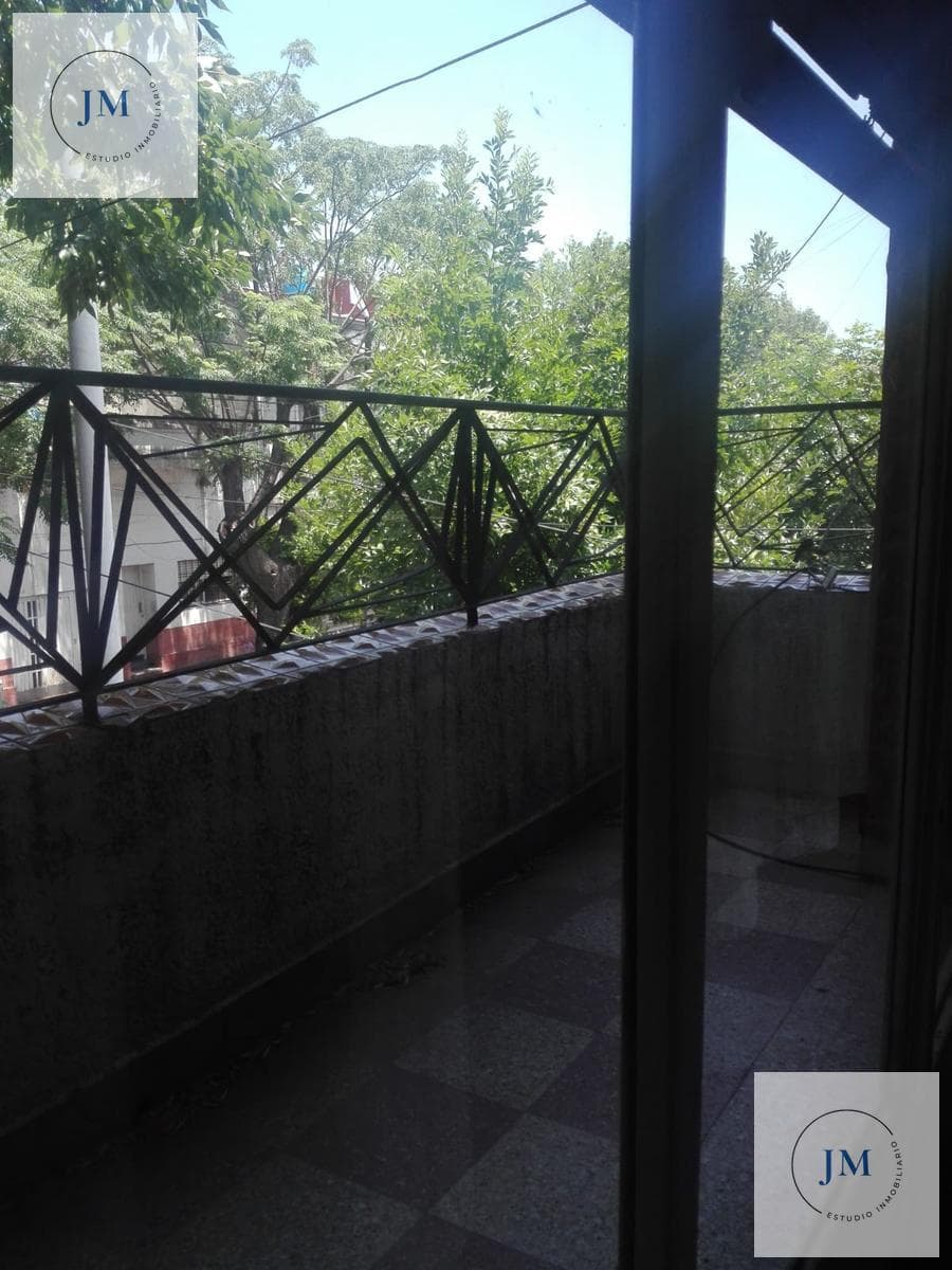 6-Bedroom House in Mataderos